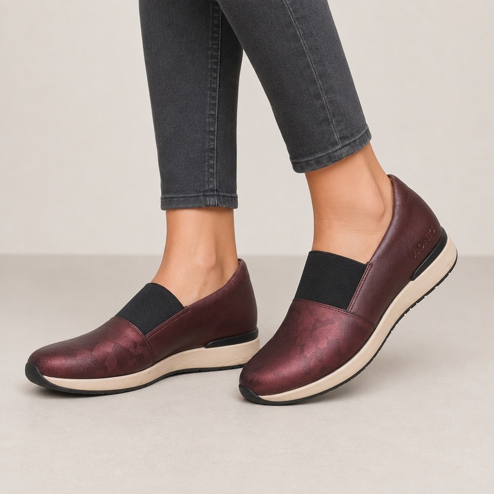 Vionic Cameo Gamo Slip On Sneakers Shoes Burgundy‎ Metallic Embossed Size 8.5